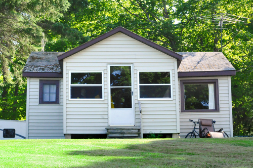 Sleepy Eyed Goose Cabins